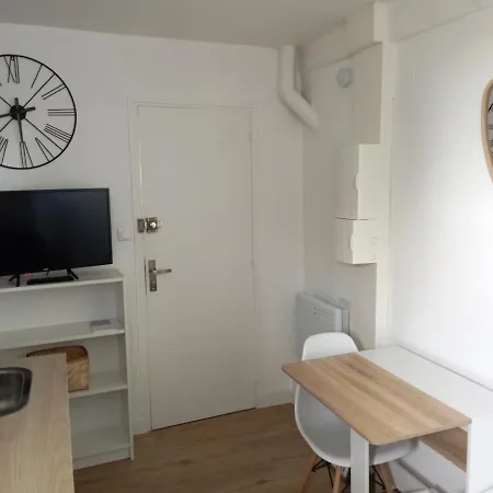 Appartement Cosy Plein Centre Conches-en-Ouche Exterior foto